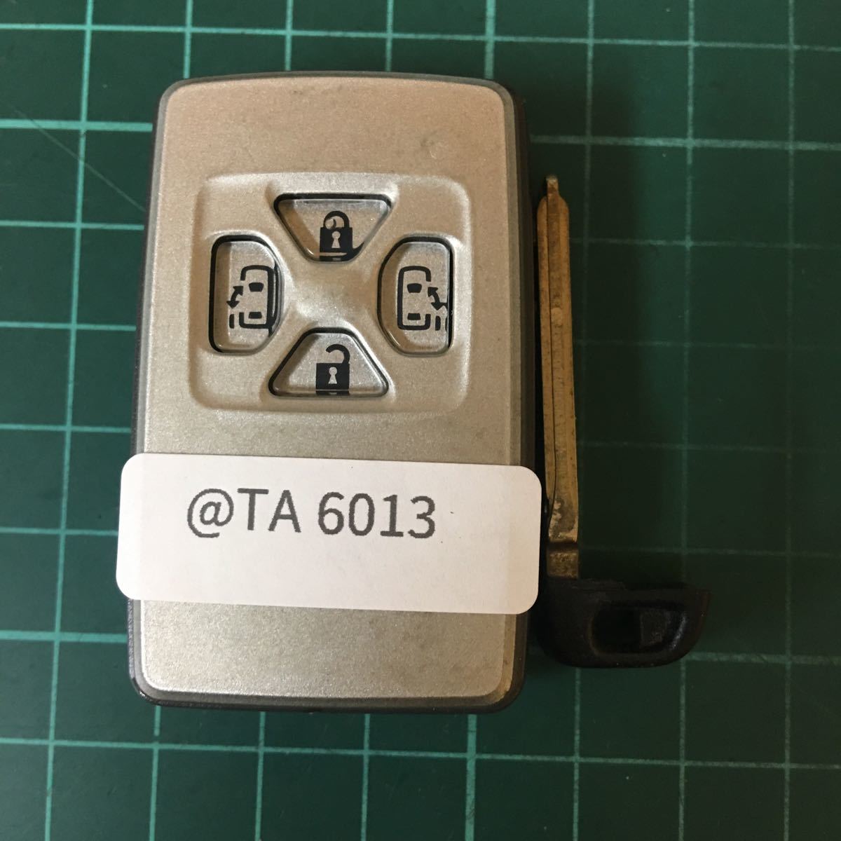 @TA6013 点灯 271451-0500 トヨタ 純正 キーレス リモコン スマートキー アルファード ヴェルファイア ヴォクシー ノア等4ボタン拍卖