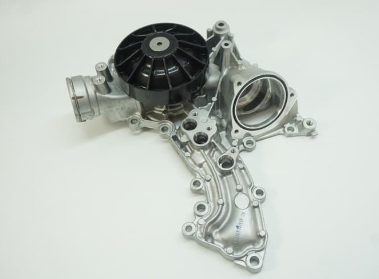 ベンツ 純正品 AMG63用(M157) ウォーターポンプ AMG V8エンジン 157エンジン 1572000201拍卖
