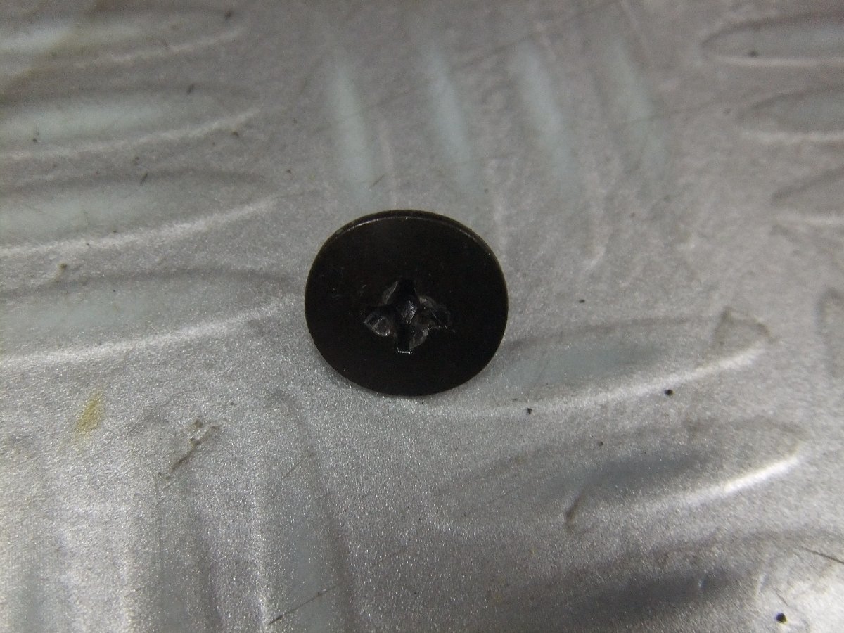 ★★ ホンダ 純正 ウインカー 固定ネジ 1個 黒 スティード マグナ系統 3拍卖