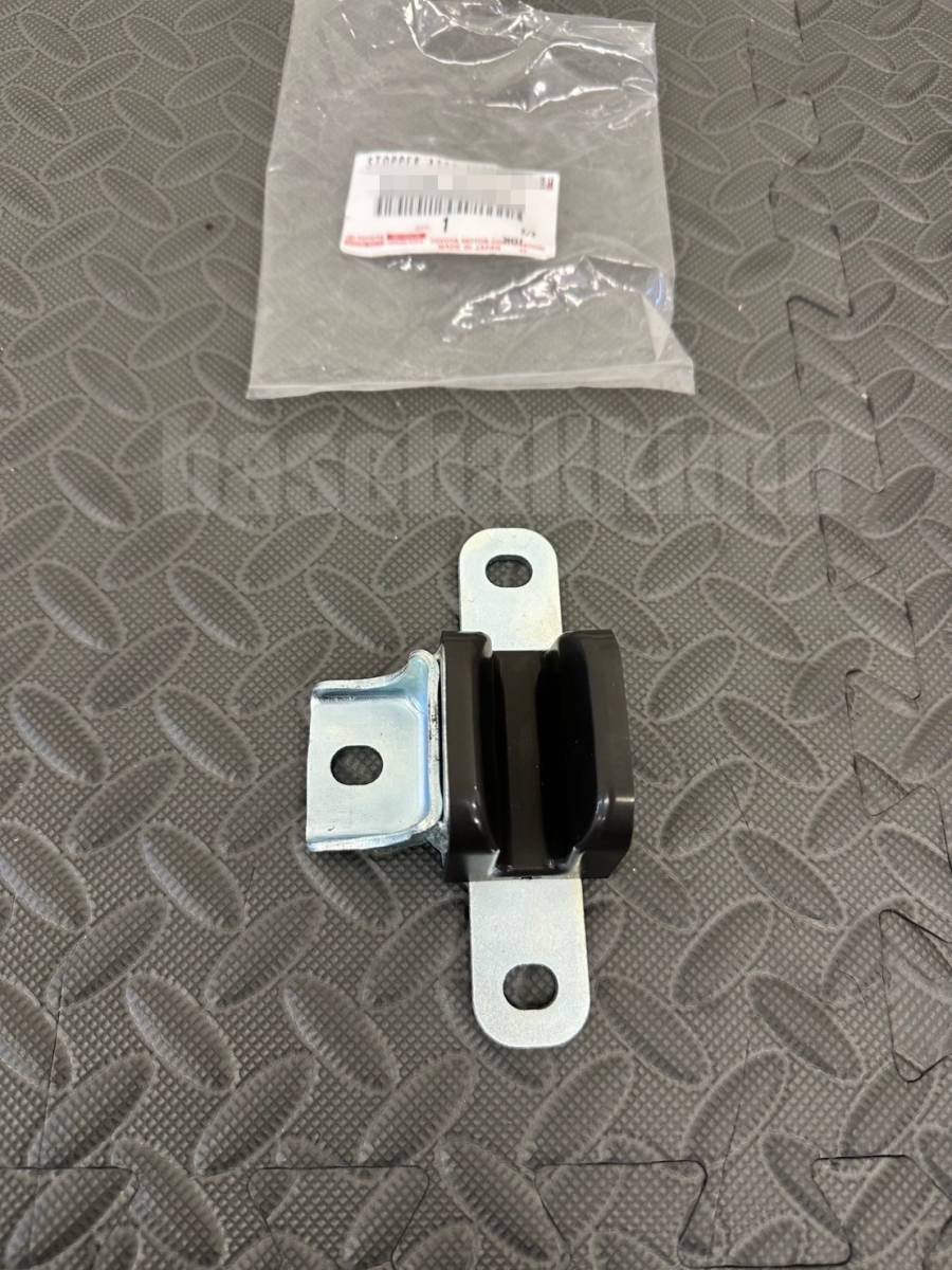 ■新品■トヨタ純正 ランクル 70系 リアゲート バッグドアストッパー ランドクルーザープラド 71,73,74,76,77,78拍卖