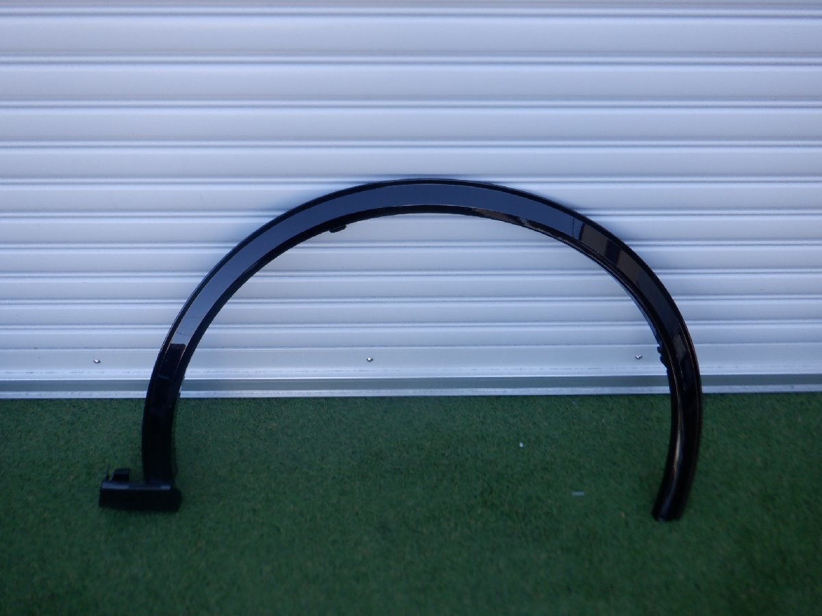 新車外し トヨタ純正 AZSH36W クラウンスポーツ クラウン スポーツ フロント 右側 フェンダーモール トリム ブラック 75601-30140 即納拍卖