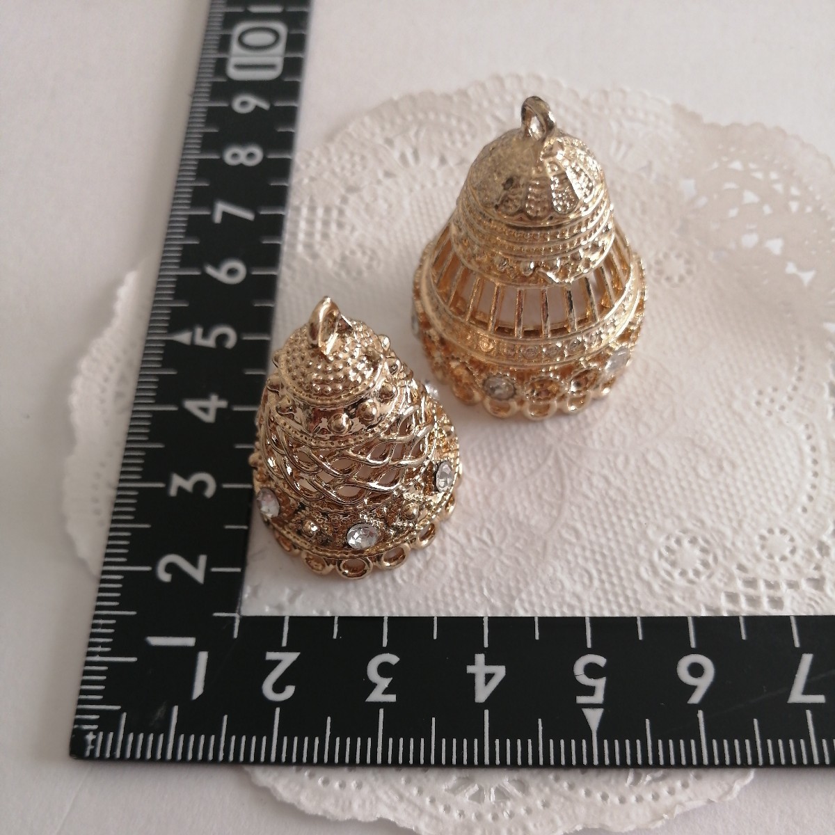 0r612 ドール用 置物 ベル型 ゴールド 2個セット momoko バービー ジェニー 1/6ドール ピュアニーモ リカちゃん ブライス拍卖