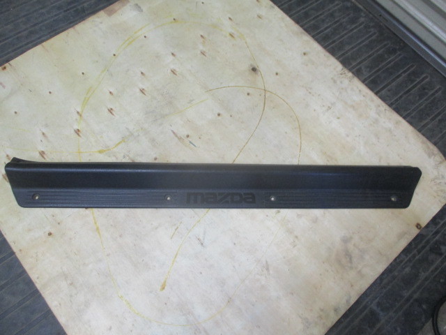 マツダRX-7(FC3S後期用)ドア下側部分カバ-RHのみ拍卖