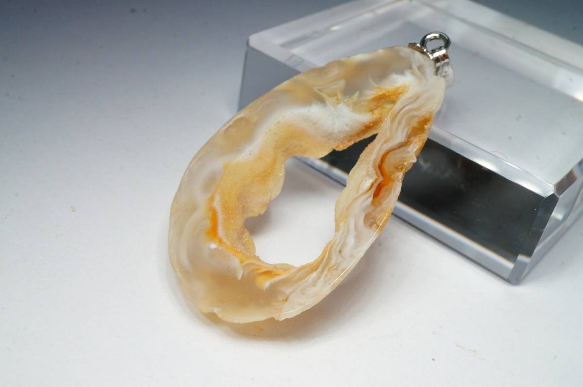 30年前の希少在庫!アゲートジオード・ドーム水晶、石英クラスターが神秘的(メノウ・瑪瑙)原石ペンダント5.23g拍卖
