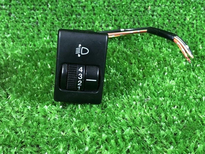 MITSUBISHI 三菱 デリカ D5 CV5W H20年 純正 ヘッドライト レベライザースイッチ HEADLIGHT ADJUSTBALE SWITCH ID:2347拍卖