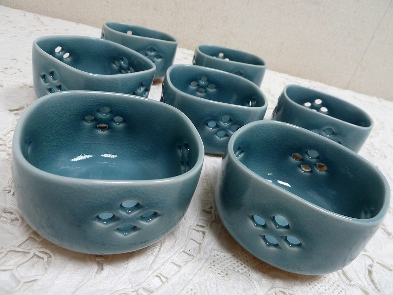 (☆BM)【SALE】陶印あり 菱抜小鉢揃/貫入 7客 和食器 コバルトブルー 淡藍色 水色 割烹 透かし 先付け 業務用 上品 無地拍卖
