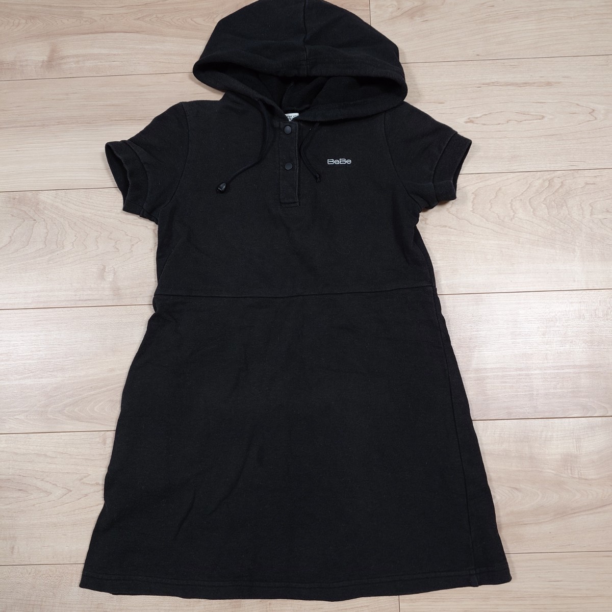 BeBe パーカー付き 半袖ワンピース キッズ 120cm拍卖