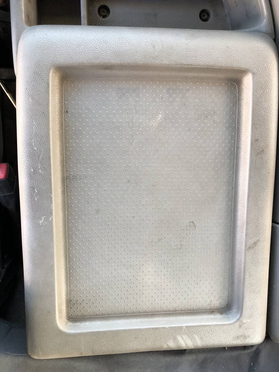 1B297I 日産 UDトラックス クオン ADG-GK4XAD コンソールボックス センターコンソール拍卖