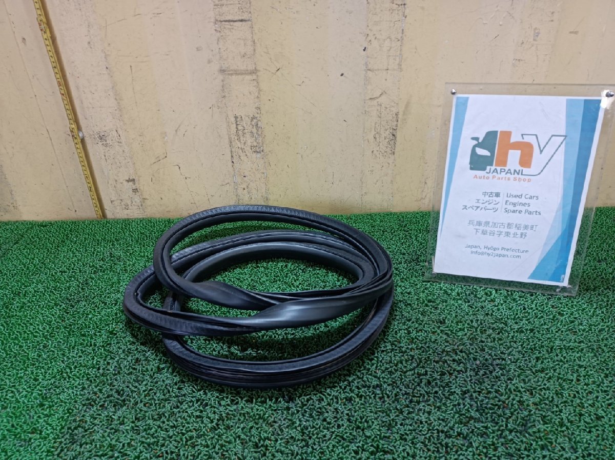 ボルボ フロントドアウェザーストリップ 右 V40 DBA-MB4164T MB4164T 2014 #hyj NSP139497拍卖