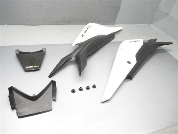 C2R5-1127 ホンダ CBR250R ABS リアシートカウル テールカウル 純正品 【MC41-100*** 2011年式 前期 動画有】拍卖