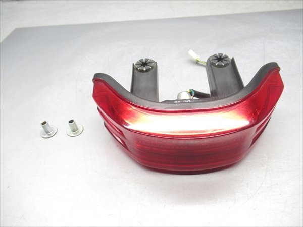 C2R5-1129 ホンダ スーパーカブ50 テールランプ テールレンズ 純正品 【AA04-101~ 4速セル付 Fi車 NBC50C 動画有】拍卖
