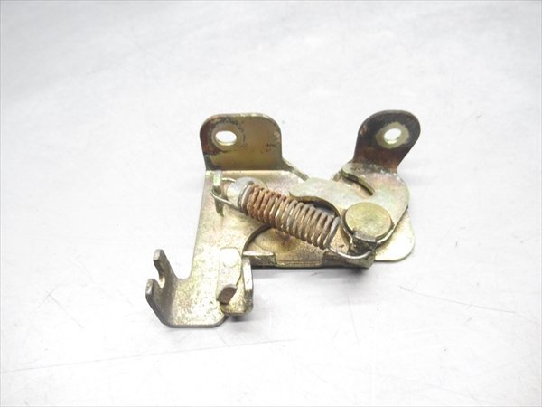 D2R5-1208 ホンダ ジャイロUP シートロックホルダー 純正品 【TA01-1115*** TB50MF 2サイクル】拍卖