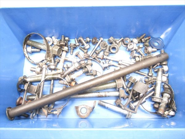 D2R5-1208 ヤマハ XJR1300 ステー ボルト シャフト ネジ 【RP01J-000*** 98年式 キャブ車 動画有】拍卖