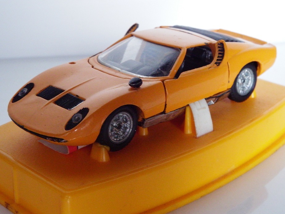 昭和レトロ・当時もの キング・オブ・スーパーカー「ランボルギーニ ミウラ」ポリトーイ製スケールモデルミニカーです 拍卖