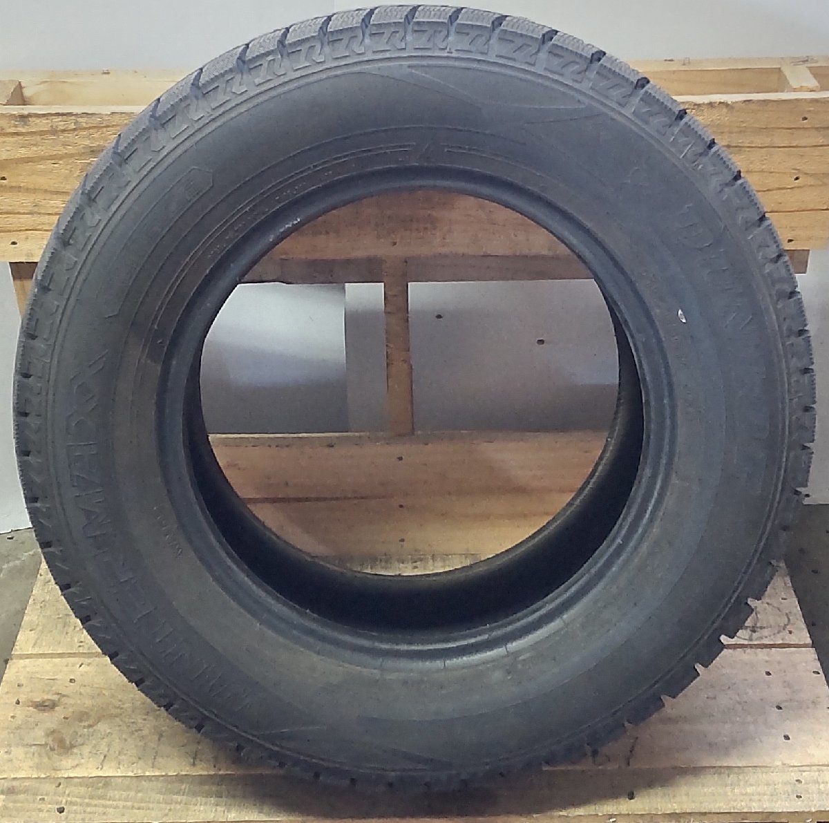 スタッドレス タイヤ 1本 215/65R15 96Q 2018年製 DUNLOP WINTER MAXX WM02 9.0 中古拍卖