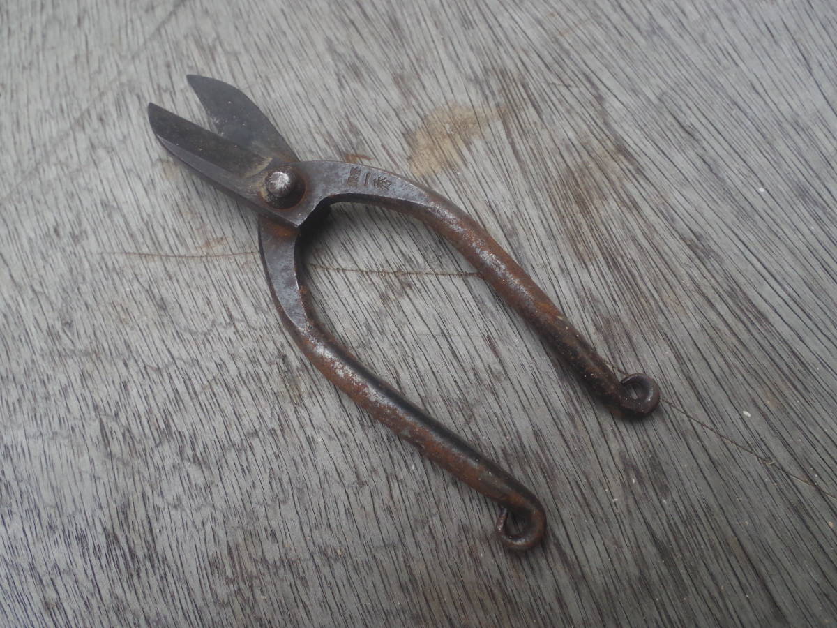 M10037 植木鋏 剪定鋏 全長16.5cm 一秀 在銘 60サイズ 0512拍卖