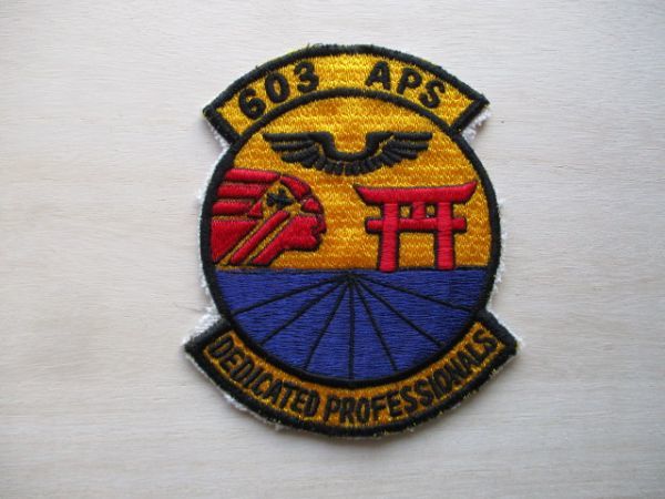 【送料無料】80s アメリカ空軍603 APS DEDICATED PROFESSIONALSパッチ ワッペン/patchインディアン鳥居USAF米軍US横振り刺繍patch沖縄 M45拍卖