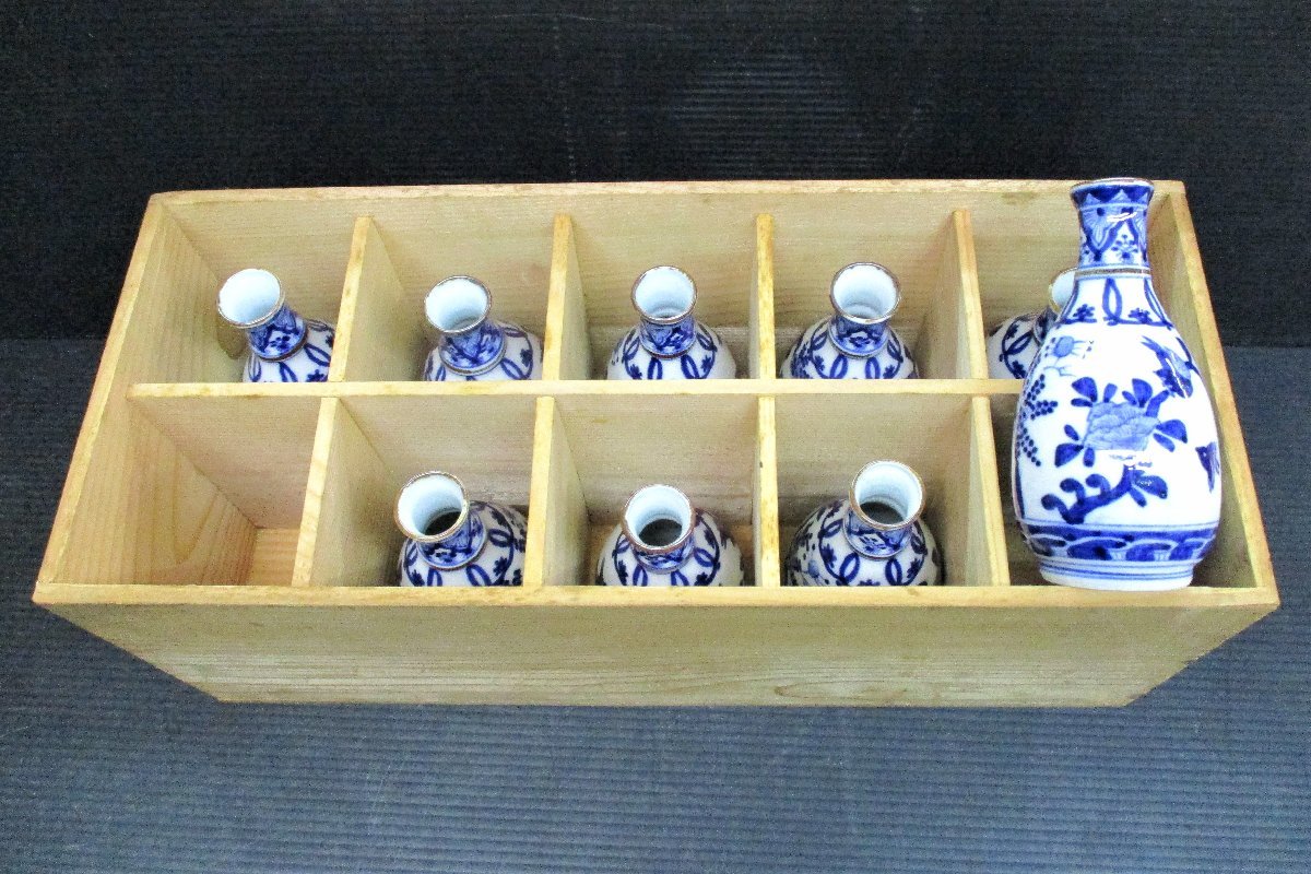 ★ 91411 九谷焼 徳利9本 藍花鳥図 染付 直径6.5 高さ13.5cm 木箱入 蔵出し レトロ ★*拍卖
