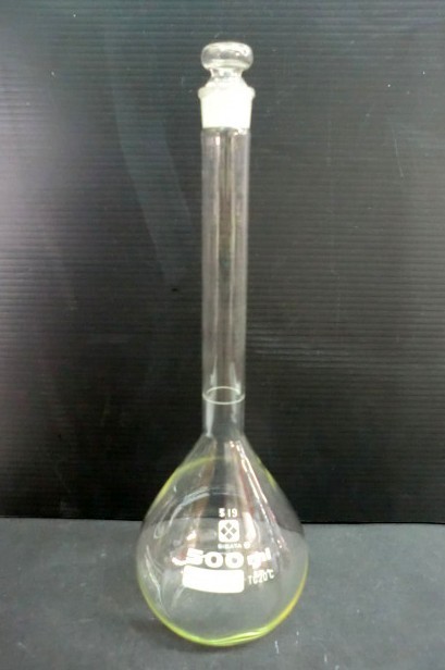 ★ 77803 メスフラスコ スタンダードテーパー 19 500ml Φ12.7x高さ35.5cm 栓付 柴田科学 ガラス 全量 フラスコ 中古 ★*拍卖