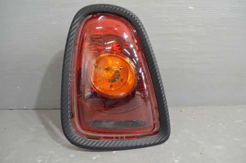 ミニクーパー R56 JCW 右ハンドル 前期 純正 破損無 取付OK 動作保証 左 テールランプ カーボン調 カバー付 k078264拍卖