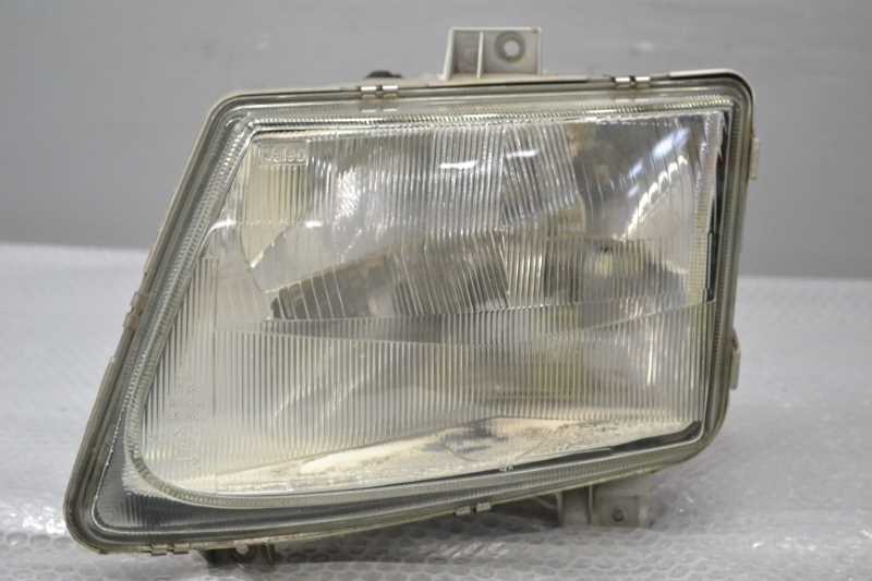 ベンツ V230 右ハンドル(638294) 純正 Valeo 破損無 取付OK 動作保証 左 ヘッドライト ハロゲン k078009拍卖