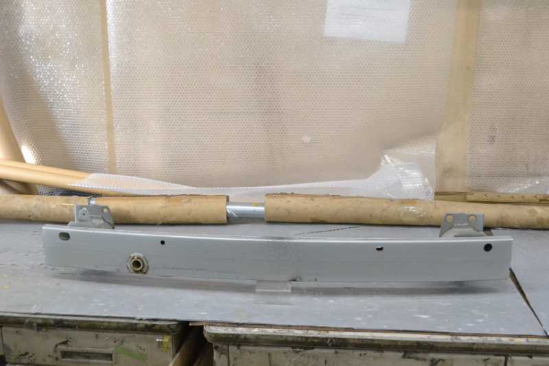 IQ 前期(KGJ10 NGJ10 NUJ10) 純正 破損無 取付OK フロントバンパー ホースメント 1F7 / 52021-74010 k078205拍卖