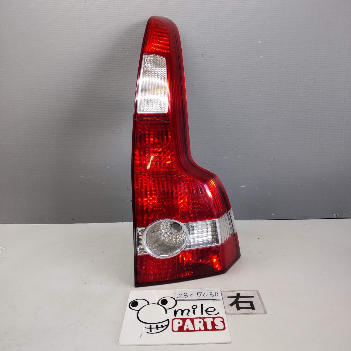MB5244 ボルボV50 純正 右テールランプ 2X1-2-4/23C7030*同梱不可拍卖