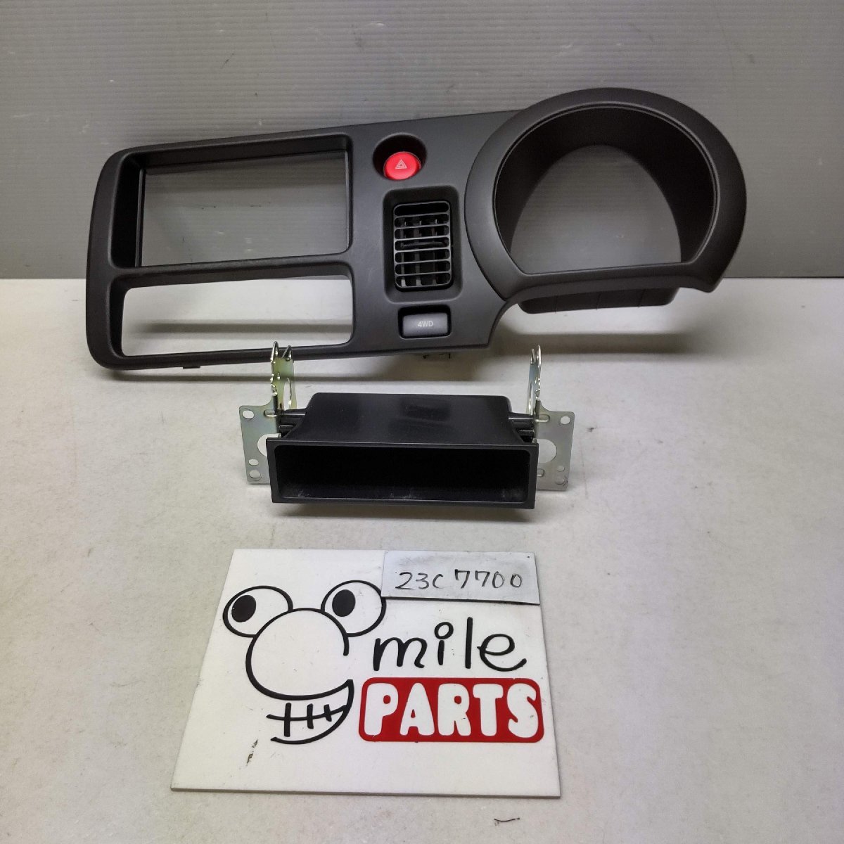 S331M ピクシス 純正 オーディオパネル(ステー付) 1C5-6-4/23C7700*同梱不可拍卖