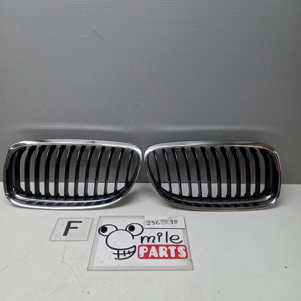 BMW 3シリーズ E90 E91 PG20 純正 フロントグリル(左右) 2Z3-19-2/23C7830*同梱不可拍卖