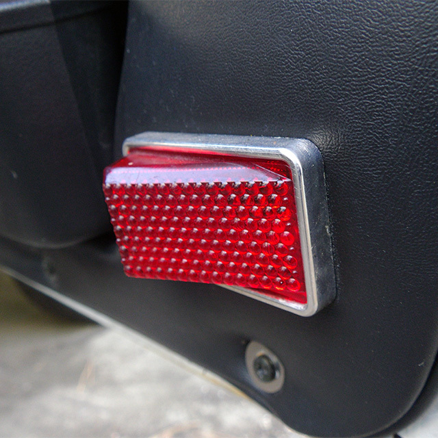 希少 アルファロメオ スパイダー ドアパネル用リフレクター(2)拍卖