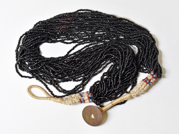 ●わくわく とんぼ玉★得割! ナガ族艶有漆黒極小粒ビーズ25連コインの留具付首飾りA(Φ2.5mm) アンティークビーズ トンボ玉【Z23018A】拍卖