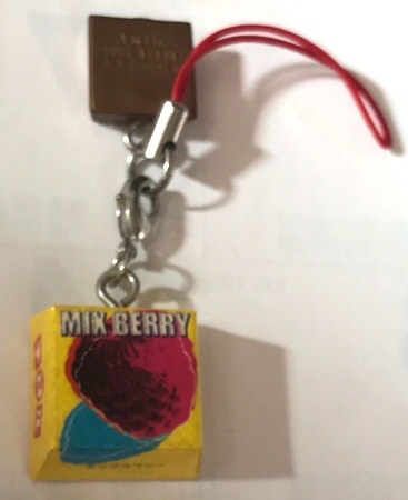 即決!チロルチョコ「MIX BERRY」フィギュアストラップ拍卖