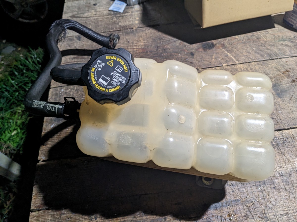 エスカレード 02 クーラントタンク 6.0L拍卖