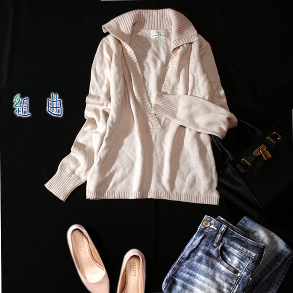 ☆☆ 美品 オンワード樫山 組曲 KUMIKYOKU ☆☆ 綺麗め 深Vネック ニット セーター 2号 M 秋 冬 23C12拍卖