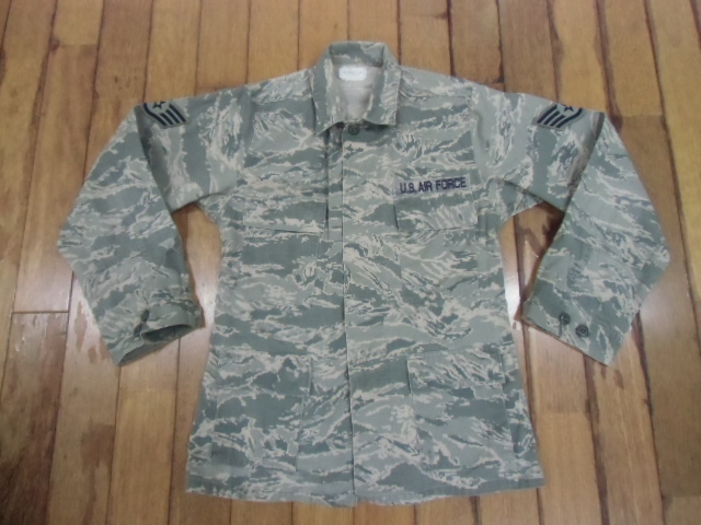 O-2 ミリタリー サバゲー 米軍放出品 AIR FORCE 迷彩服 作業服 ジャケット シャツ アメカジ カモフラ コンバット コスプレ 34R XSサイズ拍卖