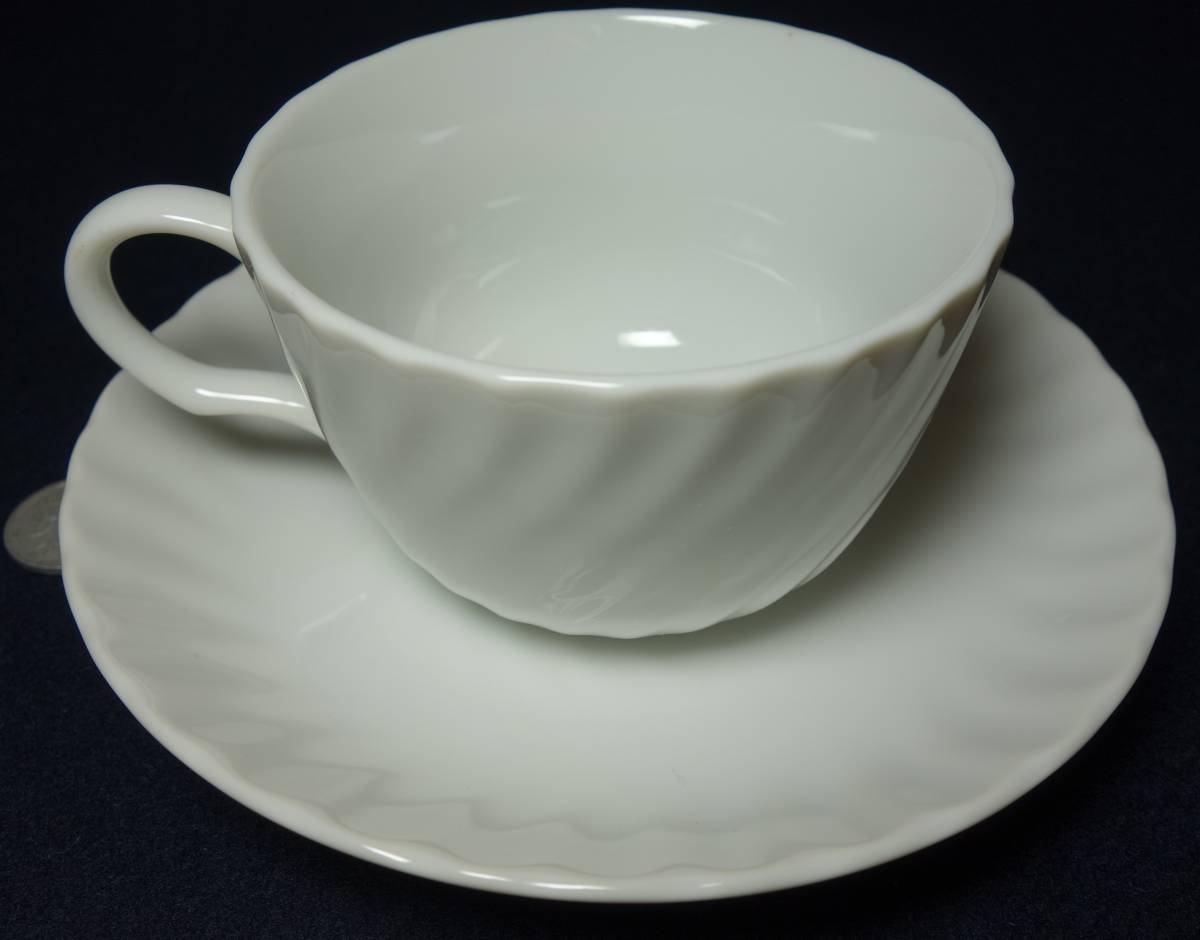 昭和期 ロマンス 徳化白磁 コーヒーカップ&ソーサー 陶磁器研究拍卖