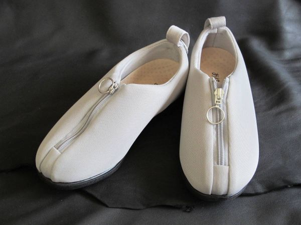 未使用 AYUMI あゆみ ソフトファスナー 施設 室内 ケア介護シューズ 靴 両足 S 21.0cm~21.5cm 徳武産業 男女兼用 さあ、外へ出よう 1018拍卖