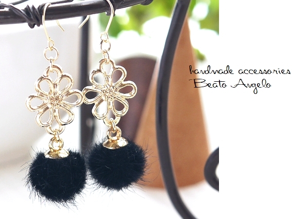 +angelo+エコファーと花コネクターのピアス(p-006)ブラック G シンプル 冬 チタン 樹脂 イヤリング拍卖