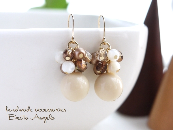 ◇◆+angelo+ドイツビーズとチェコビーズのピアス(p-070)エクルー G アイボリー 天然石 r001拍卖