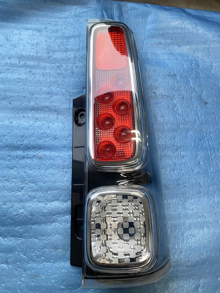 MK53S スペーシア 右テールライト 2312-1270拍卖