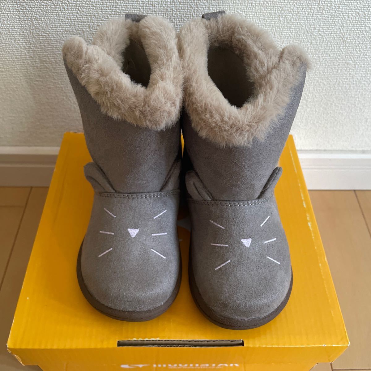 送料込み 新品箱入り carrot キャロット ムーンスター mooonstar 内側ボア あったか猫のブーツ 15cm グレー サイドオープン 送料無料拍卖