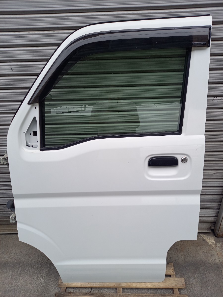 ★三菱 ミニキャブバン★左フロントドアパネル 凹み無し/HBD-DS17V YE23拍卖