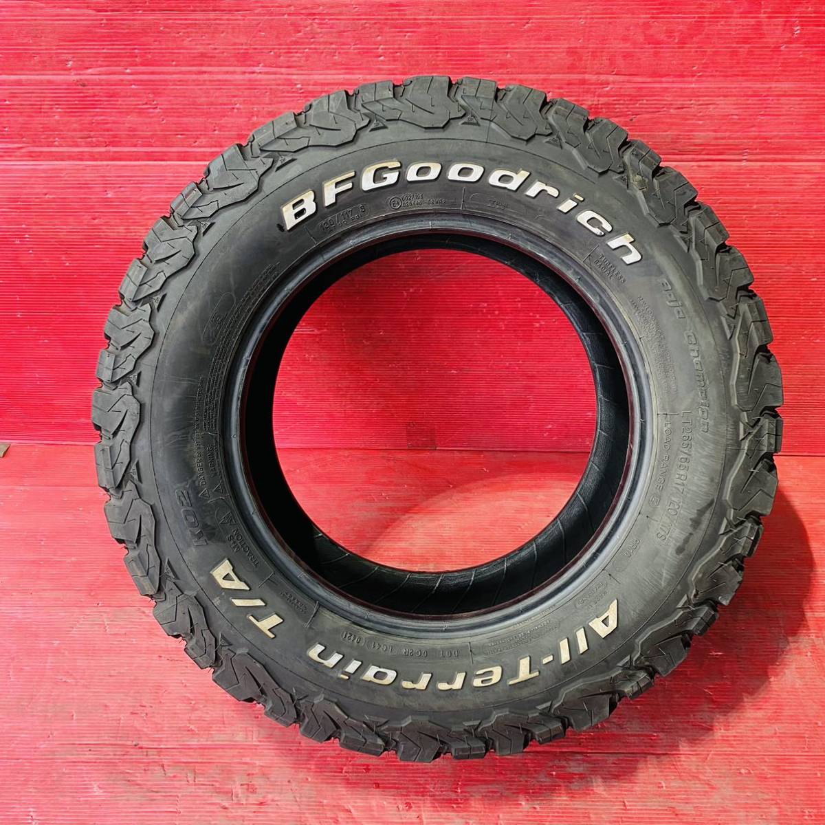 BFGoodrich 265/65R17 外国産 2021年式 パンク修理なし ビード切れなし 汚れあり 1本拍卖