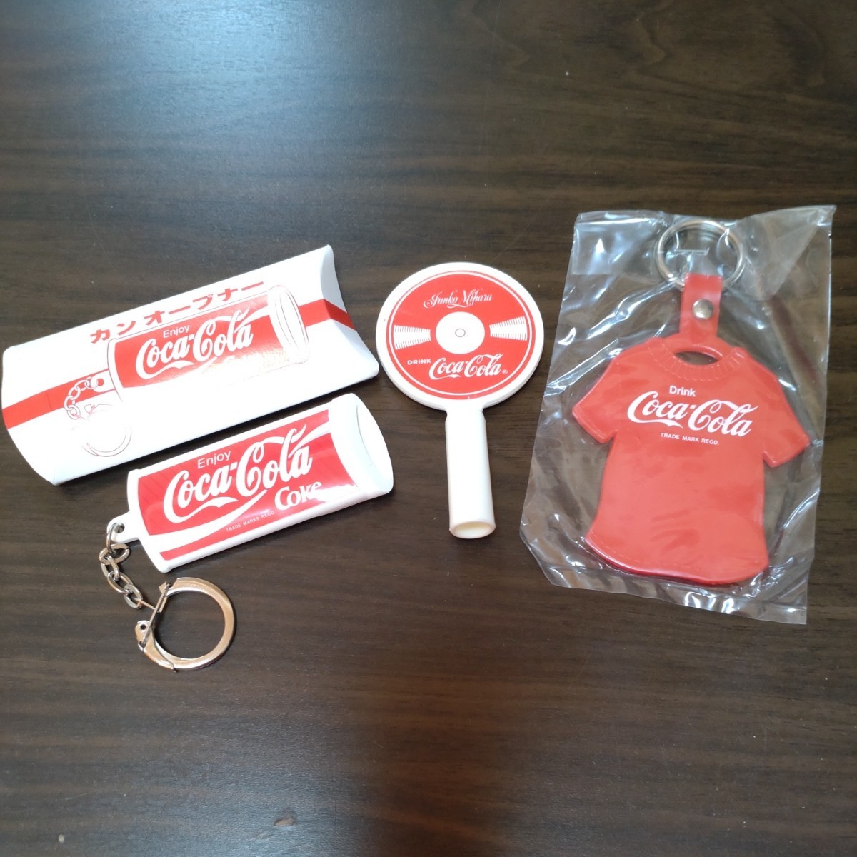 《送料込み》コカ・コーラ キーホルダー 鉛筆のキャップ カンオープナー 3個まとめて 昭和レトロ 当時物 コレクション coca-cola拍卖