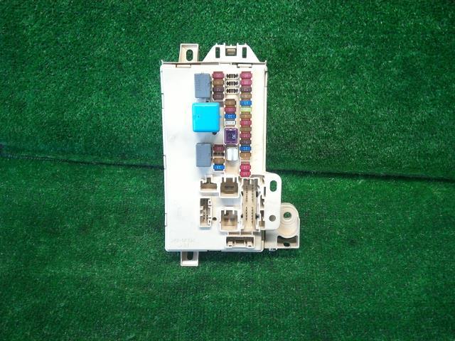 ムーヴ DBA-LA100S ヒューズボックス カスタム X W24 82600-B2310拍卖