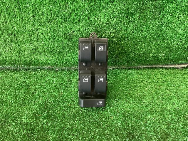 トール DBA-M900S パワーウインドウスイッチ カスタムG SA2 X07 84820-B1220拍卖