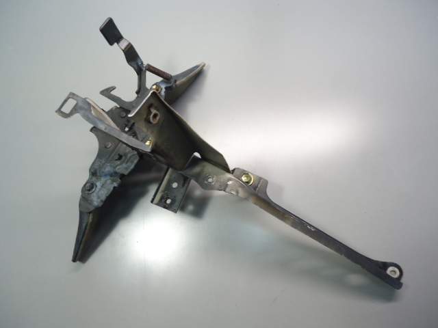 ★『希少』ソアラ GZ MZ 20 21 純正 ボンネット ロック キャッチ ステー ブラケット 旧車★拍卖