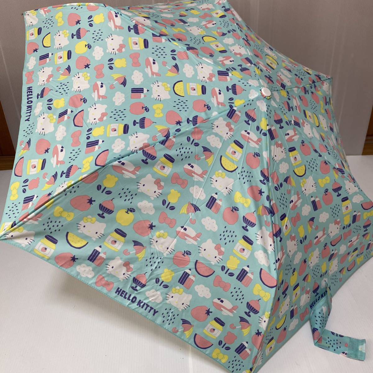 う231286 サンリオ HALLO KITTY ハローキティ キティちゃん 折りたたみ傘 雨傘拍卖