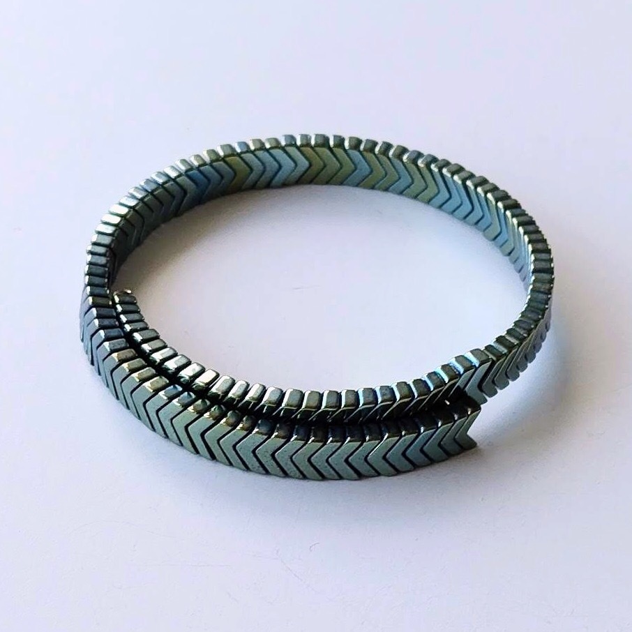 メモリーワイヤーブレスレット(ヘマタイト)拍卖