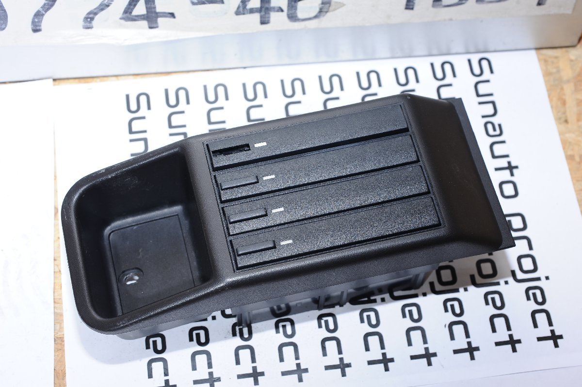 【Porsche】911 964 センターコンソール カセットホルダー 4連 純正品番 96455255300拍卖